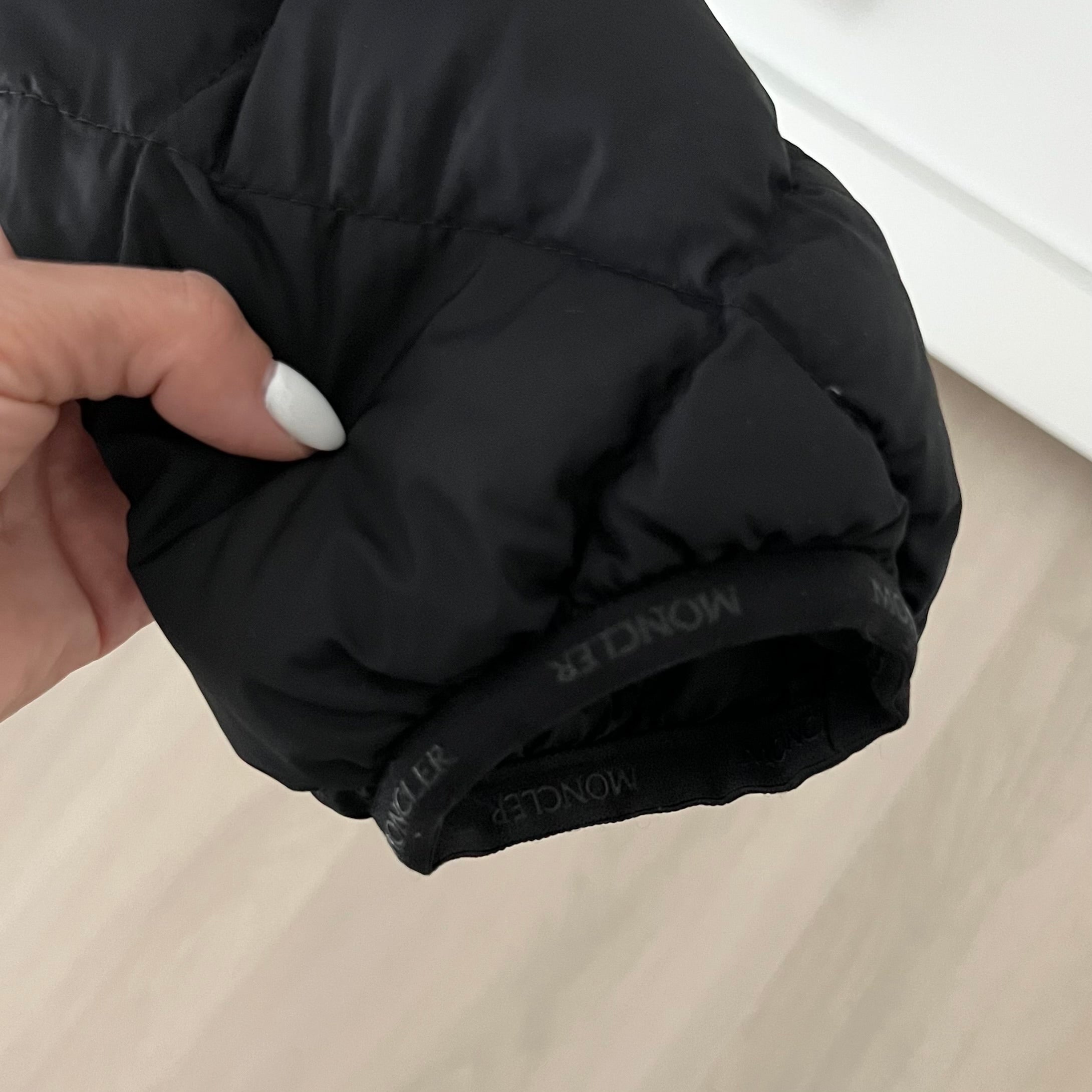 Moncler Arvouin Short Down Jacket