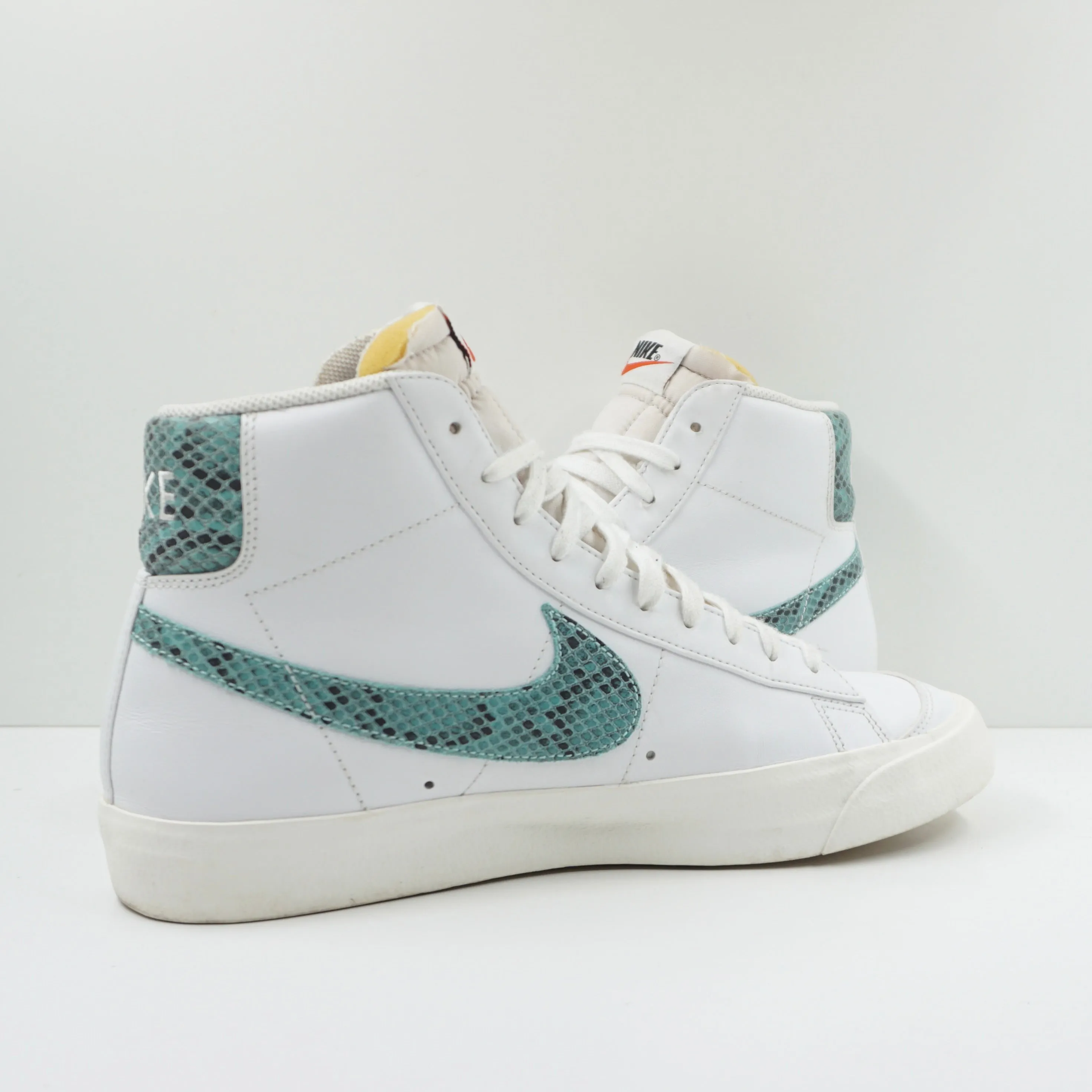 Nike Blazer Mid 77 reptile swoosh