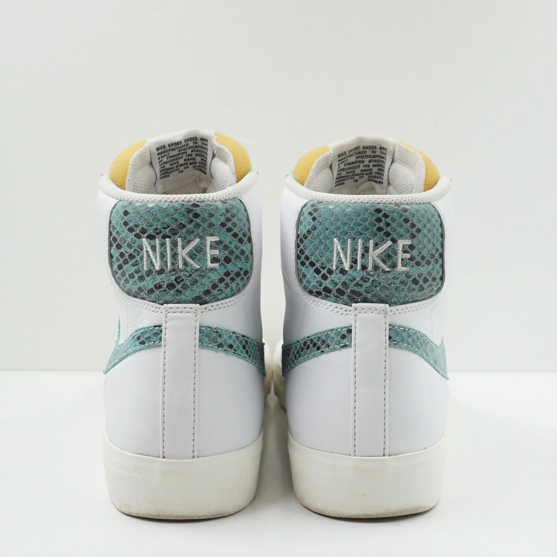 Nike Blazer Mid 77 reptile swoosh