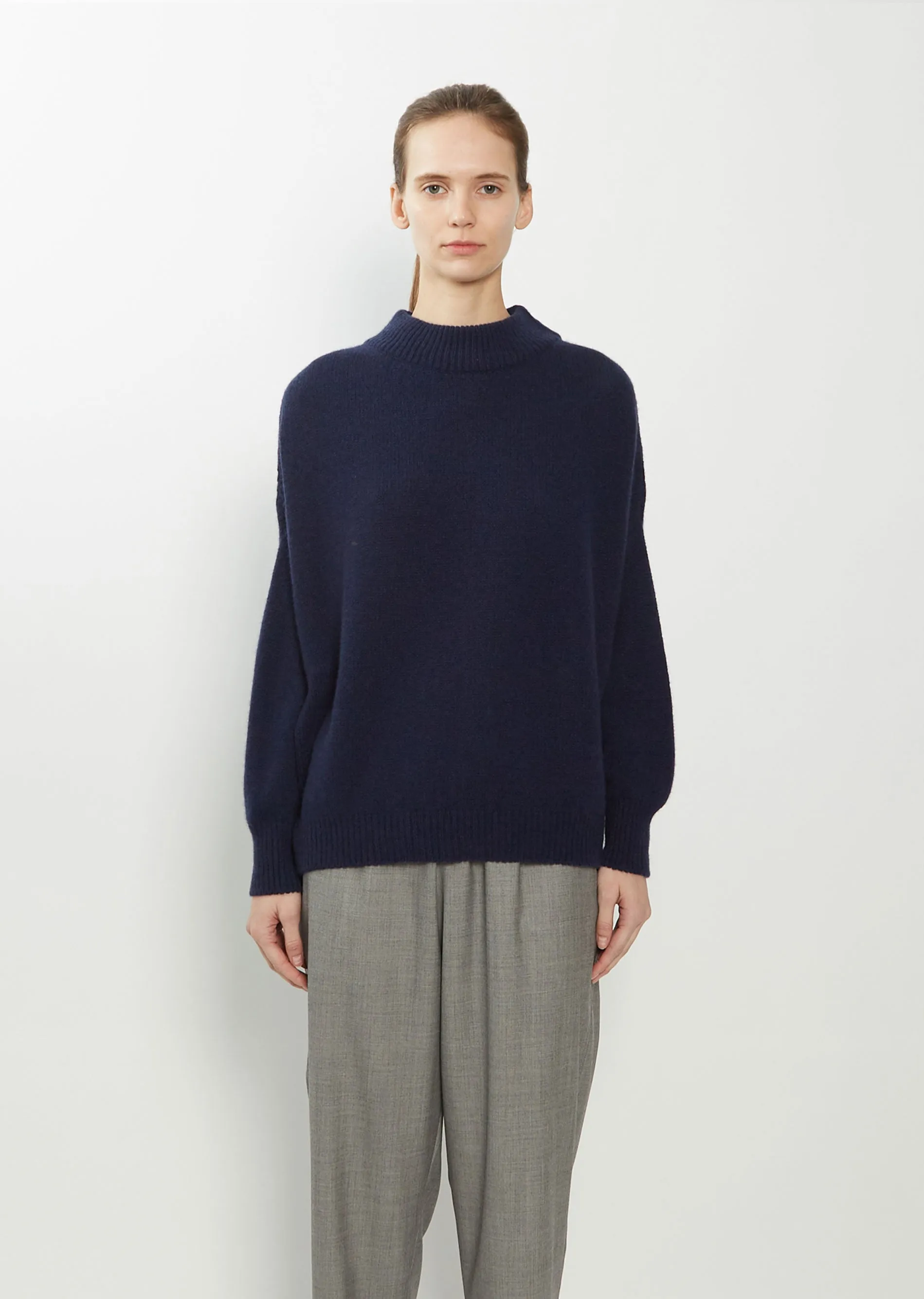 Round Neck Cashmere Sweater