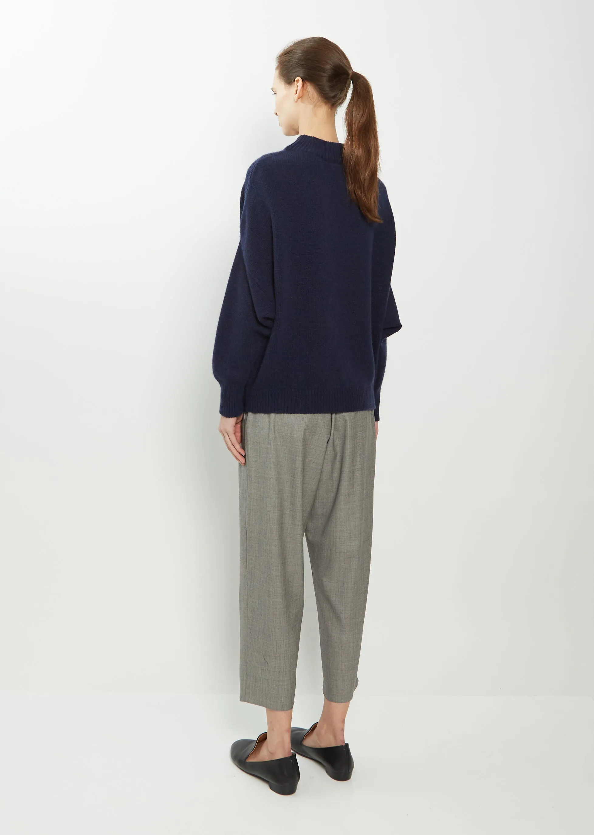 Round Neck Cashmere Sweater