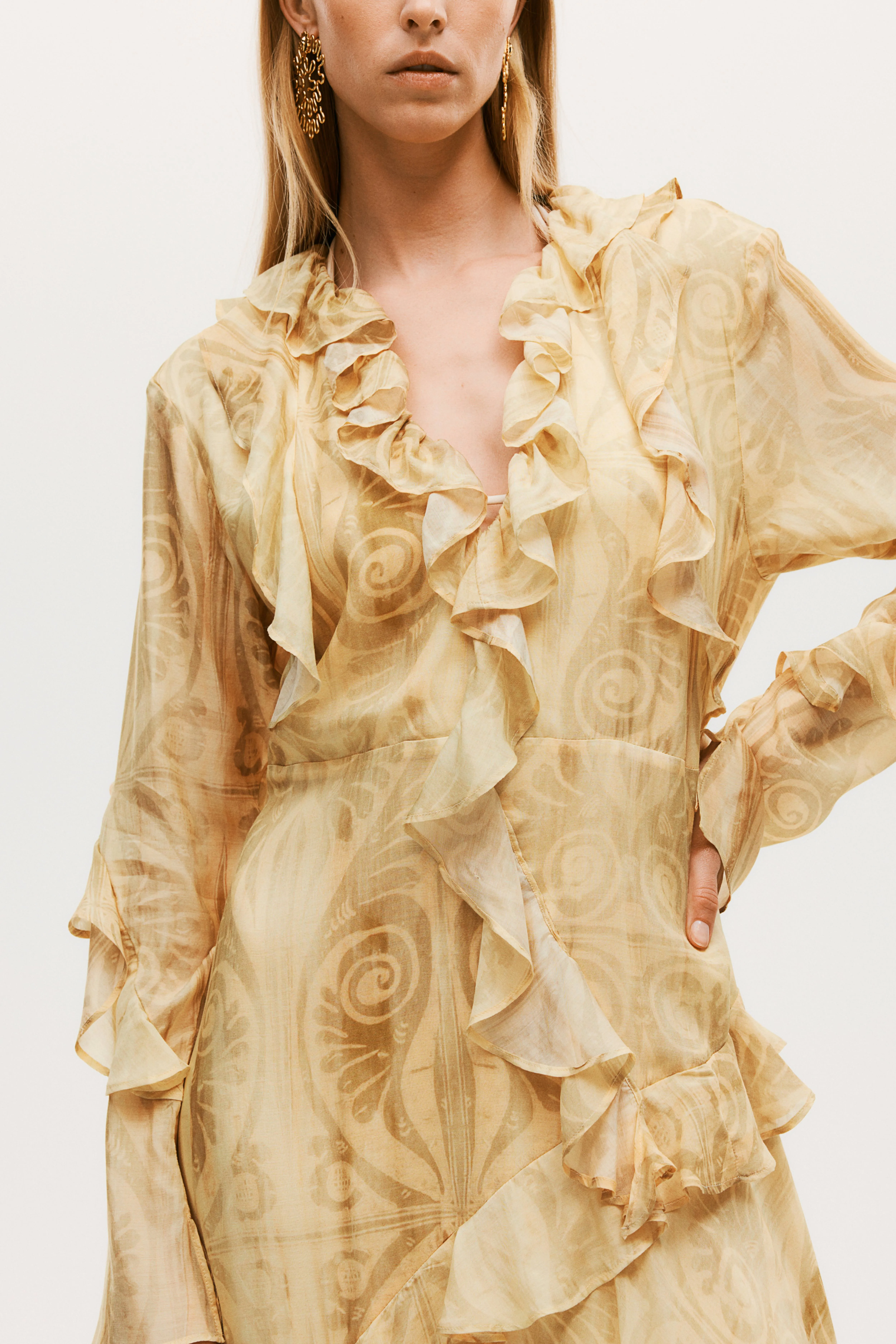 Ruffled patterned dress - V-neck - Long sleeve - Pastel yellow/Patterned - Ladies | H&M GB