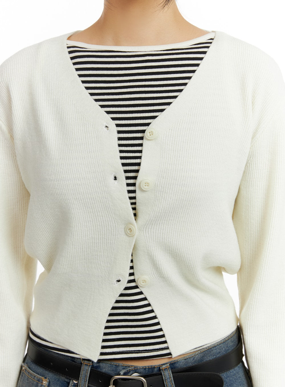 V-Neck Buttoned Cardigan IM414