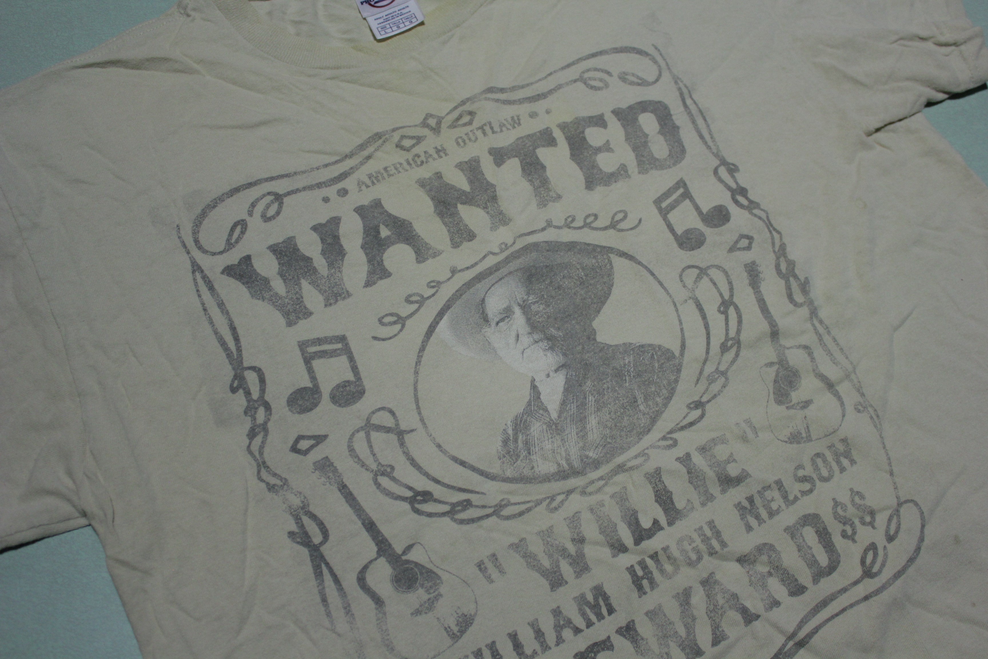 Willie Nelson Wanted American Outlaw Poster Reward Vintage Concert T-Shirt