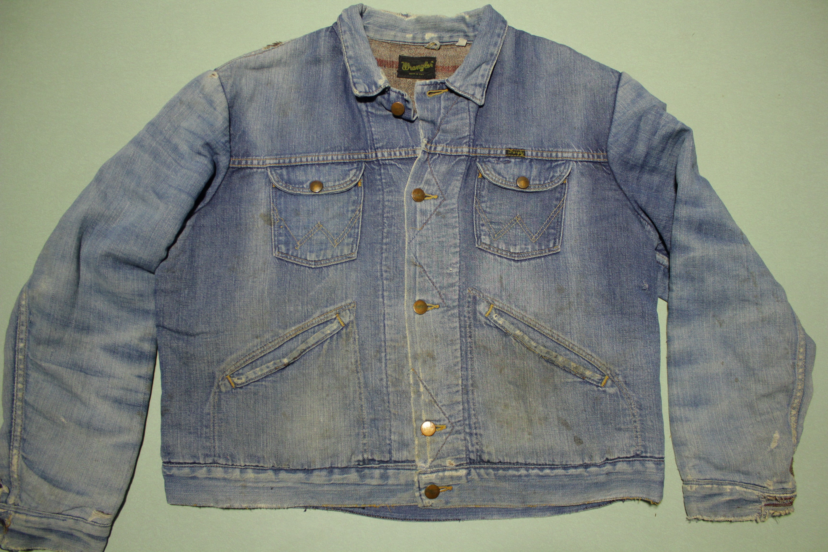 Wrangler 70's Blanket Flannel Lined Distressed Denim Trucker Jean Jacket